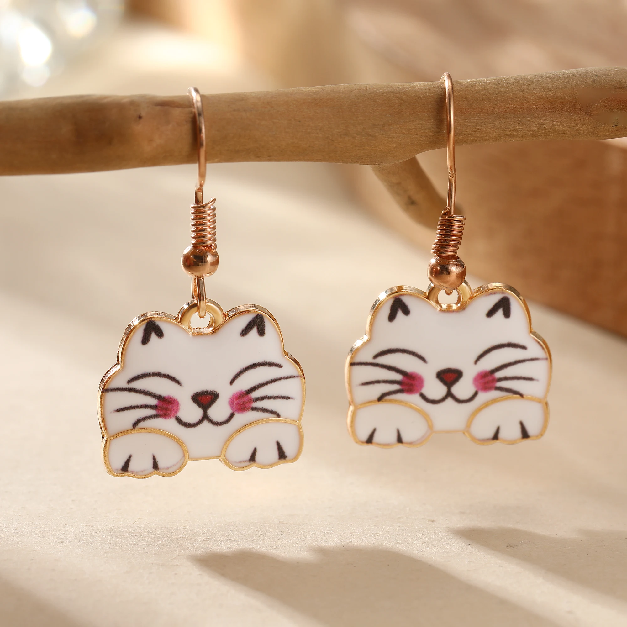 Lovely Cat Drop Earrings for Women Resin Animal Dangle Hooks Earrings Girls Party Holiday Jewelry Accessories