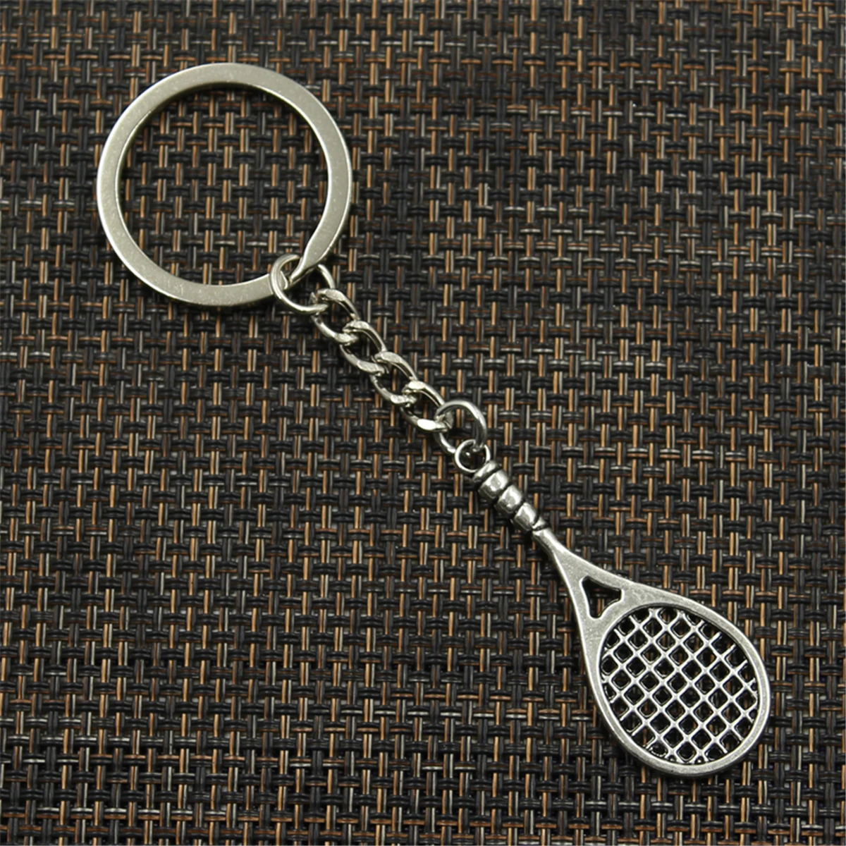 New Fashion Men 30mm Car Keychain DIY Metal Holder Chain Vintage Badminton Tennis Racket 48x19mm Silver Color Pendant Gift