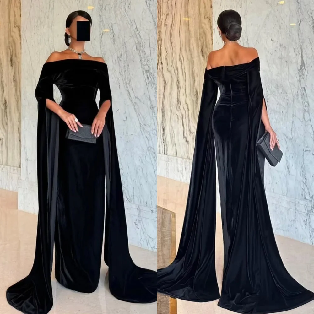 Szyte na miarę, proste, dopasowane sukienki wieczorowe z weluru, z plisami, marszczeniami, o prostym kroju, z odkrytymi ramionami, dostępne rozmiary, moda.