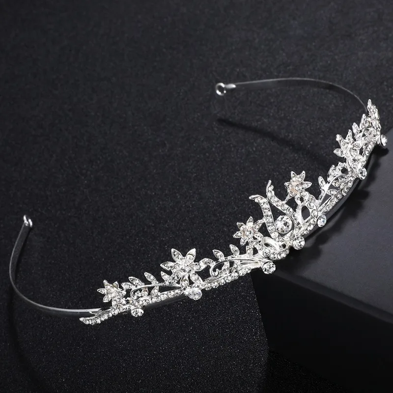 

Jewelry Simple Bride Crown Birthday Banquet Wedding Headband Crown Alloy Rhinestone Headdress Wholesale
