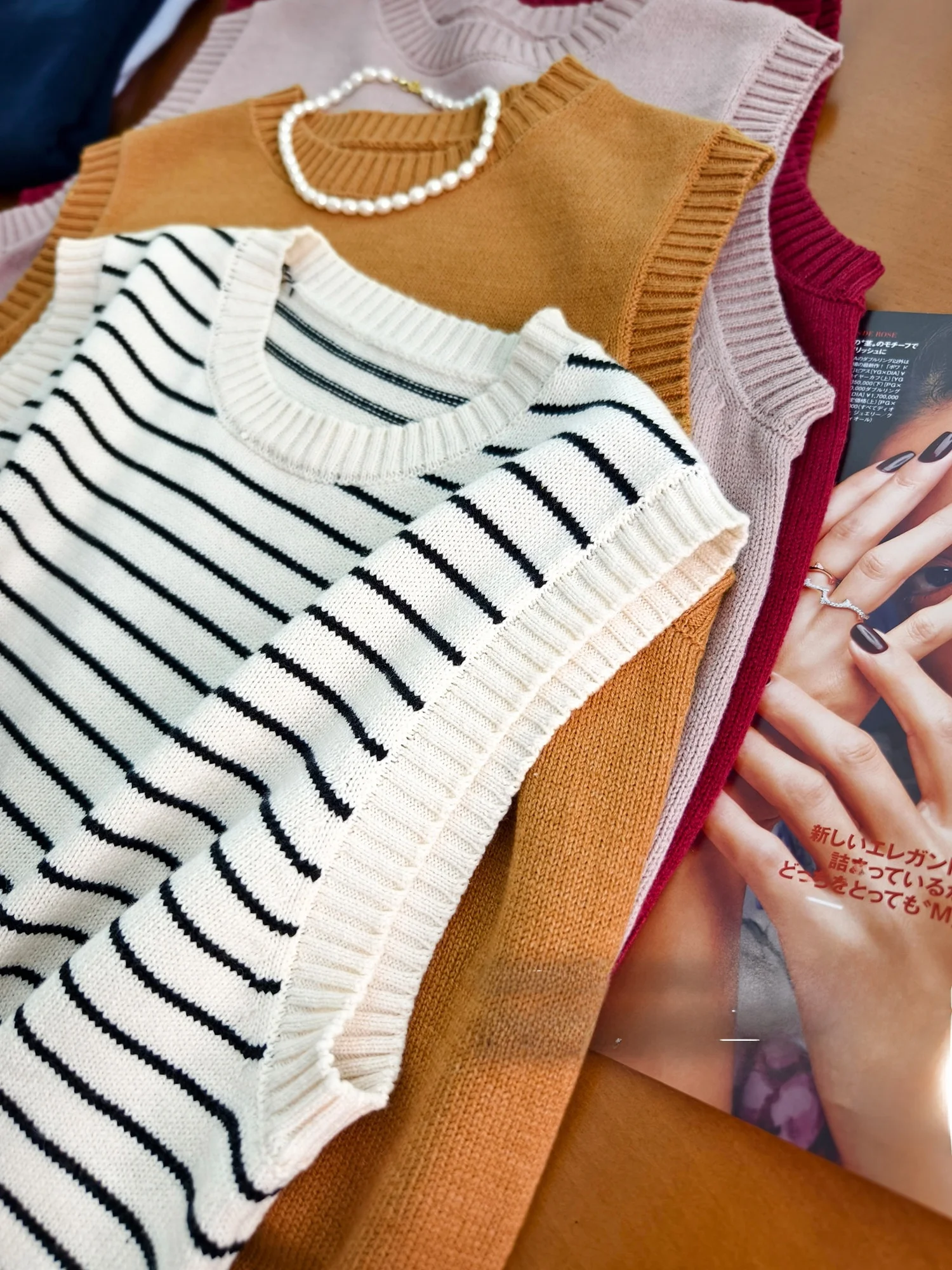 

Женский вязаный жилет из 100% хлопка с круглым вырезом, легкий в уходе и носке, с эффектом окрашивания, для многослойных образов.