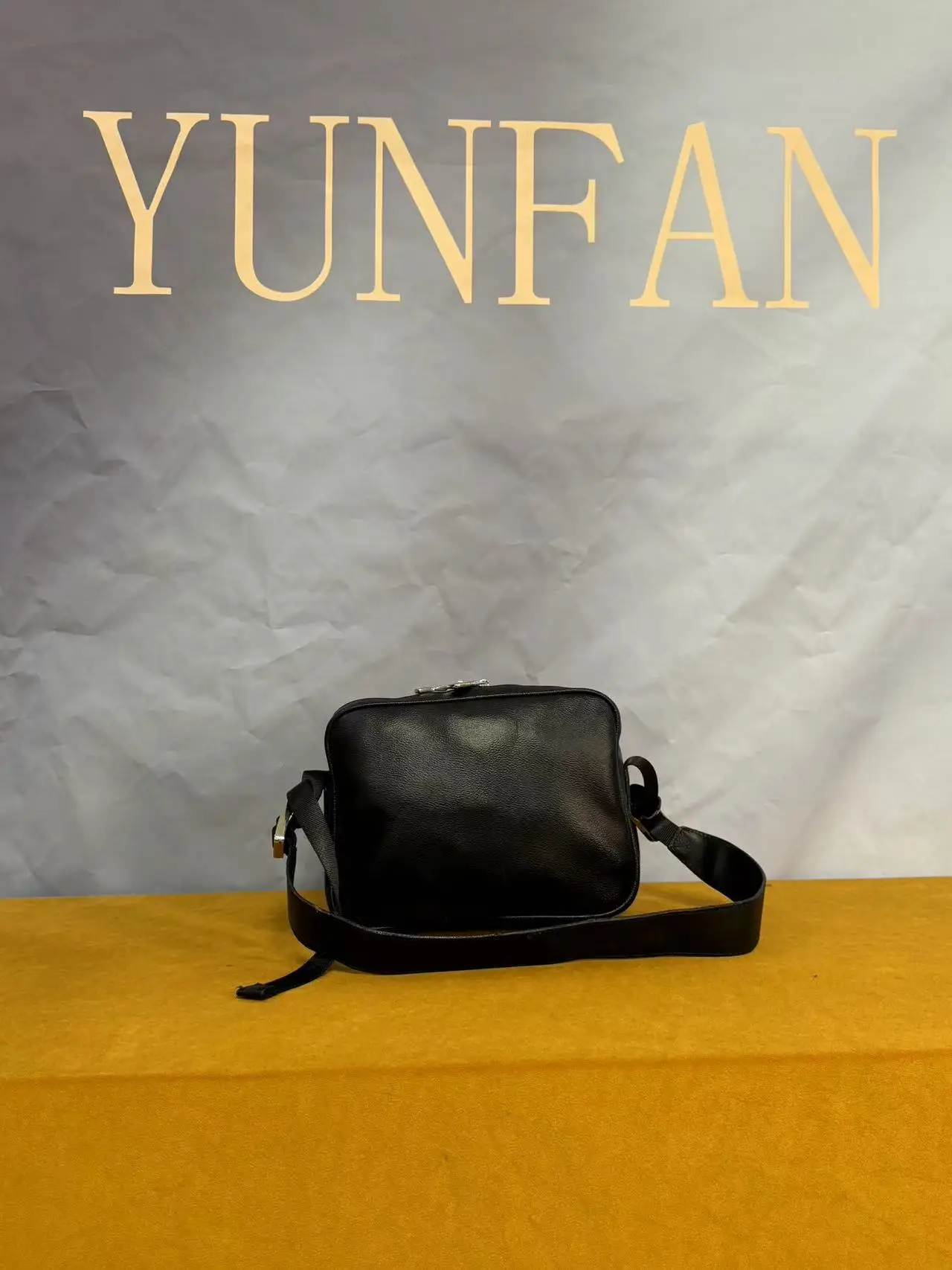 YUNFAN Brand Woman fashion large capacity canvas handbag high quality chain bag Tote bag Pocket Bags