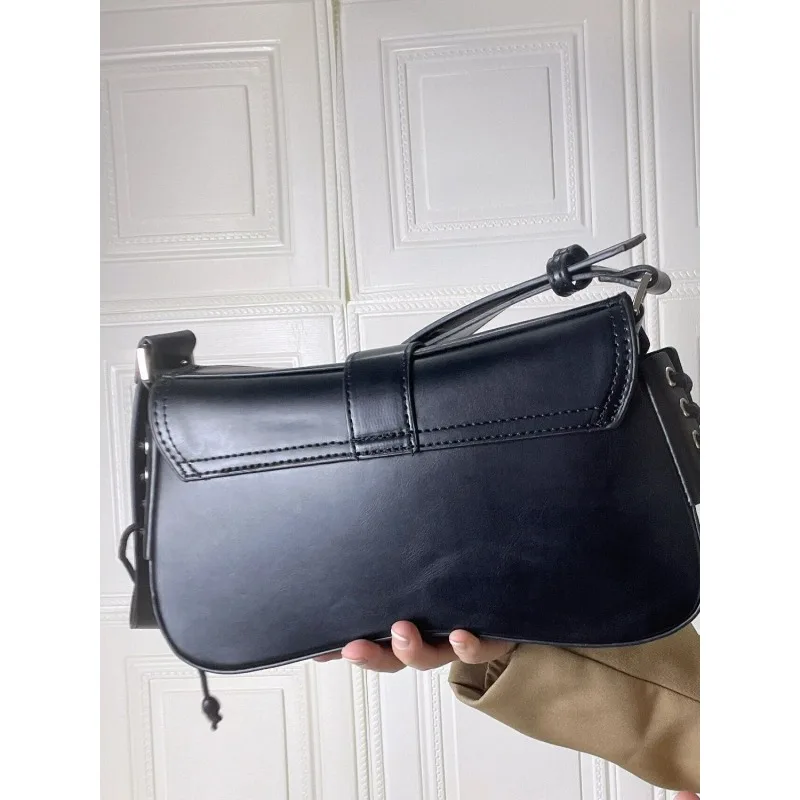Premium Sense Women's New Locomotive Bag Sweet Cool Spice Girl Niche Shoulder Crossbody Armpit Bag Exquisite Simple Casual Trend