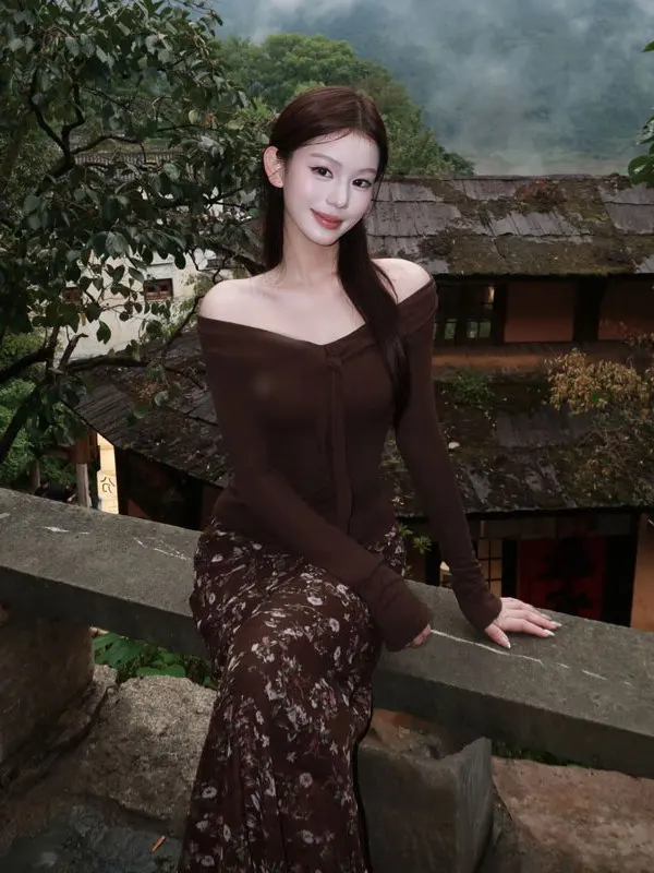 

Retro Unique Beautiful One-Shoulder Printed Skirt Two-Piece Set Elegant Complete Outfit Spring 2025 Fashion Casual Wear