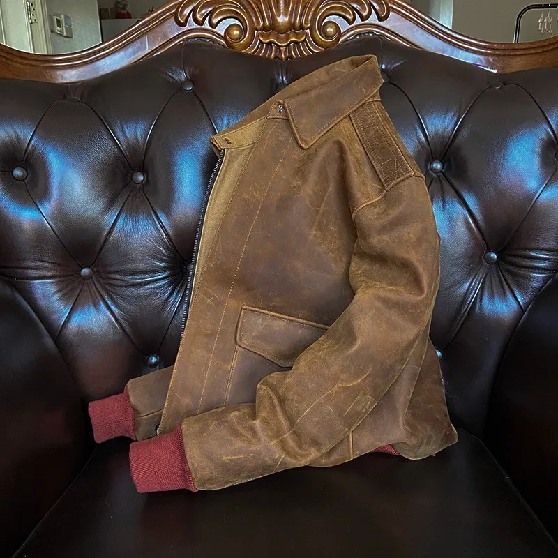 The leather wallet can overcome thick and heavy weights be wrapped in short pure cowhide