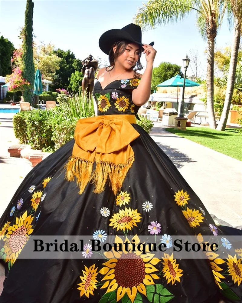 Sunflowers Embroidery Ball Gown Quinceanera Dresses 2024 Crystals Beads Mexican Sweet 16 Dresses Vestidos De 15 Años Customized