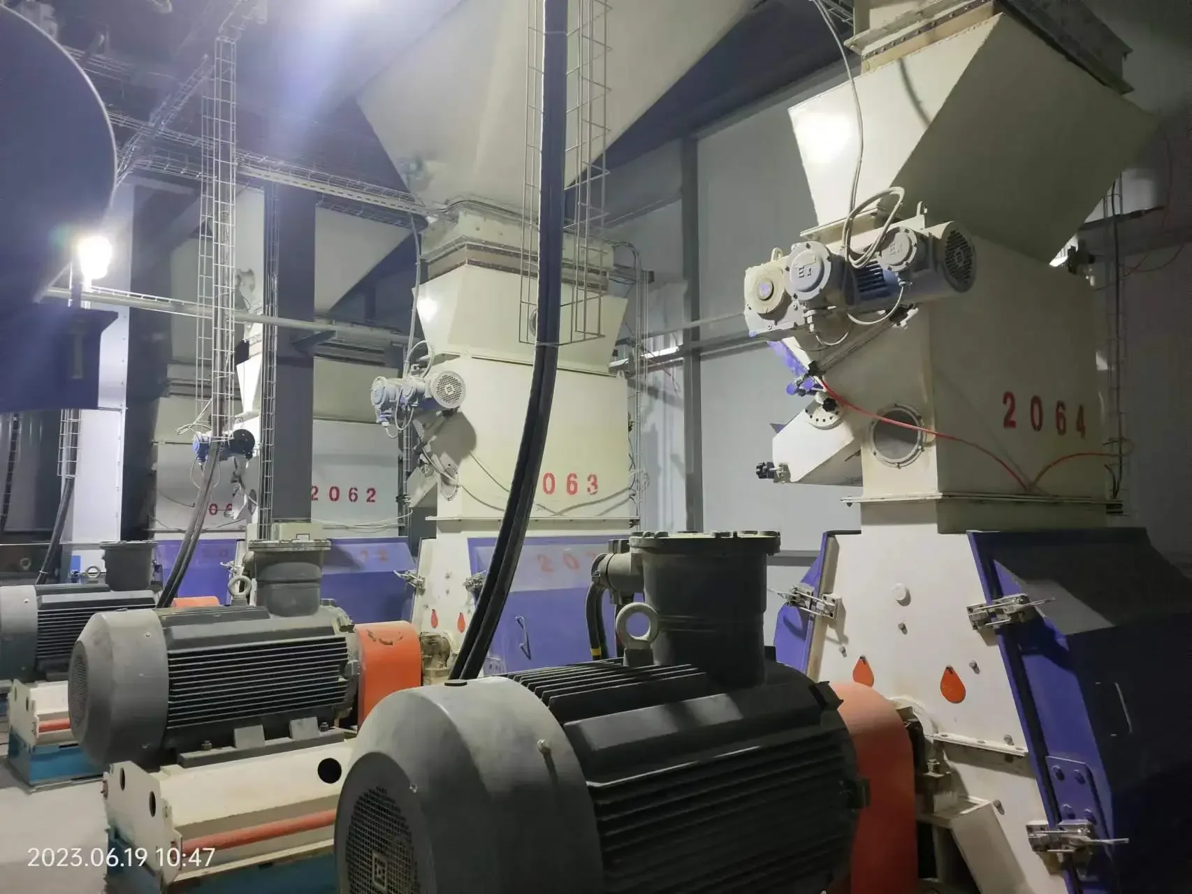 【Best-selling】1 Ton/h Factory New Condition Hammer Mill Type Soybean Seasoning Grinder Drop Model Fineness for Corn & Soybean Me