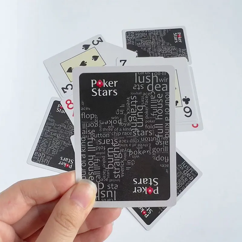 Vermelho/preto pvc baccarat texas hold'em plástico à prova dwaterproof água esfrega jogando cartas cartas largas jogos de tabuleiro 8.8x6.3cm truques mágicos ferramenta