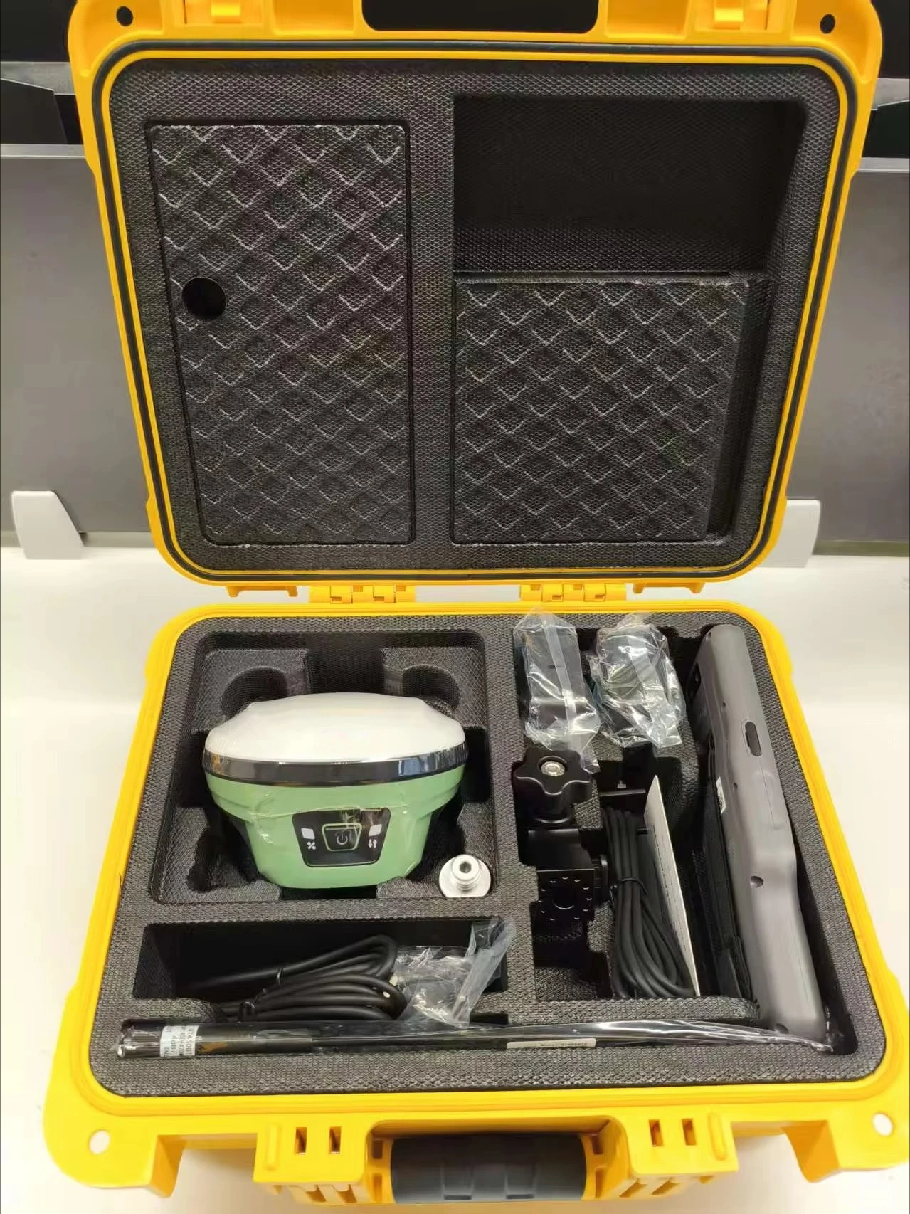 New Model  A66MAX RTK Receiver with and 1408 and IMU for Land Surveying GNSS RTK