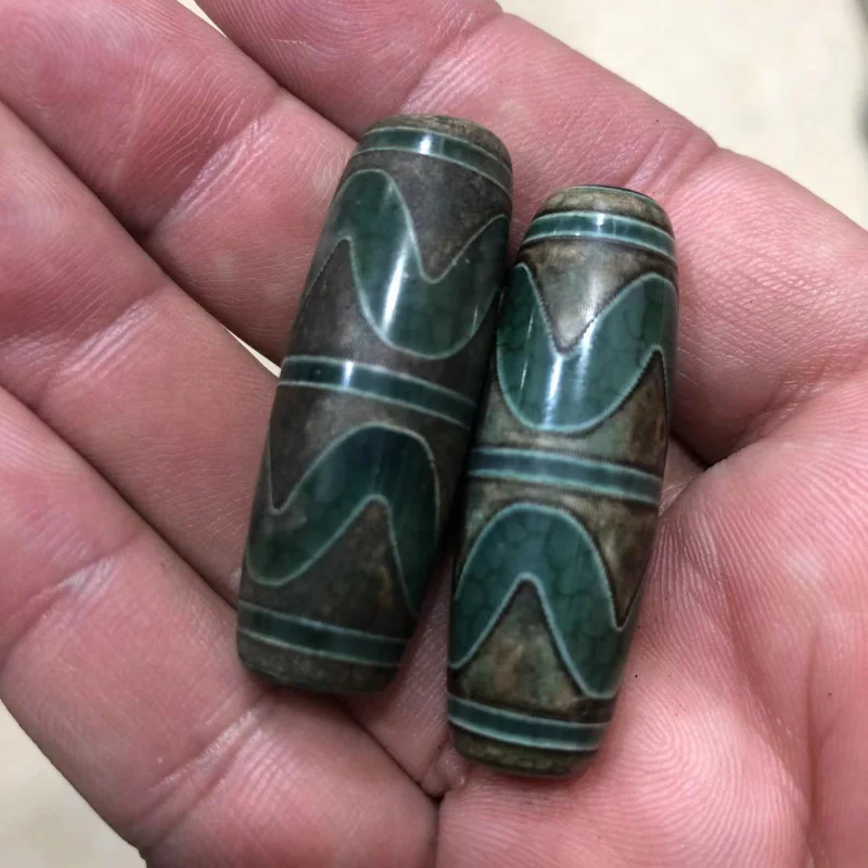 

Tibetan Style Green Agate Tiger Tooth Old Dzi Bead Necklace Pendant Accessory AgatediyOrnament
