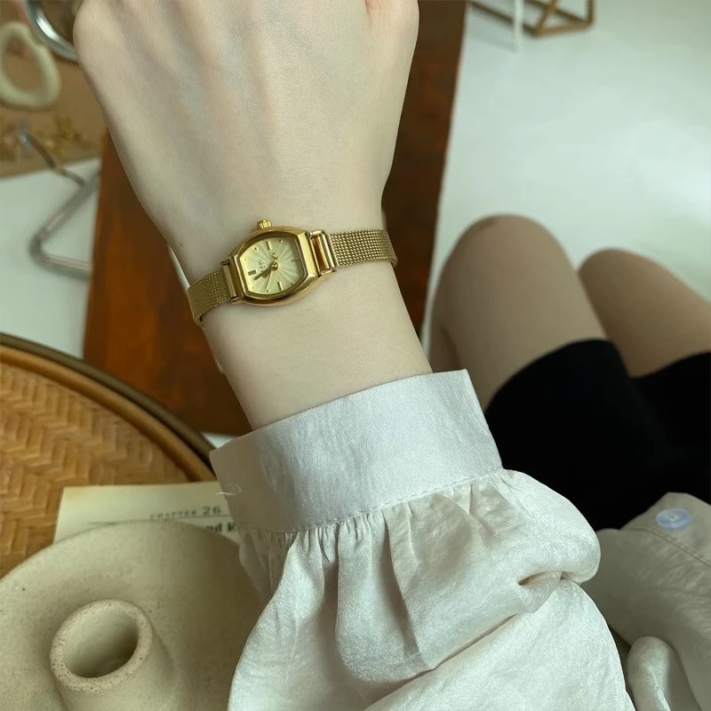 2025 Vintage Luxury Elegant Women's Watches Stainless Steel Waterproof Japanese Movement Quartz Watch Simple Small Gold Watch