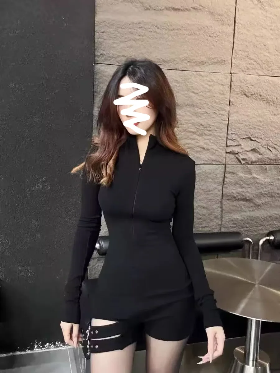 

Комбинезон Miss Gong Special Agent Bla Strap с длинными рукавами, облегающий, с высокой талией, прямой крой, из полиэстера.