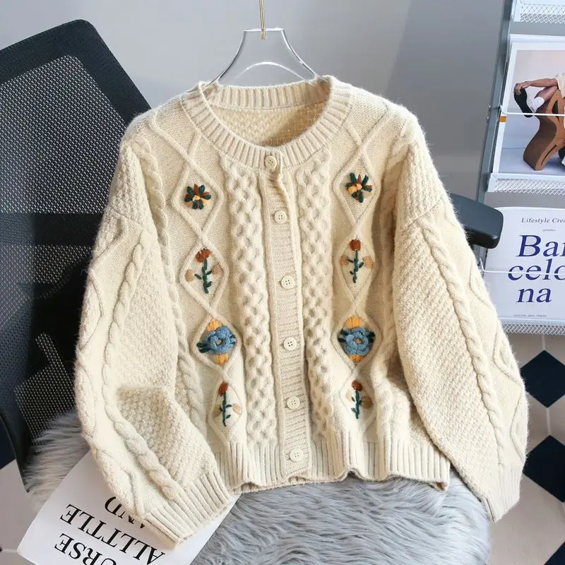 Retro Forest Style Crochet Sweater Jacket for Women in Autumn and Winter 2024 New Thickened Design Knitted Cardigan