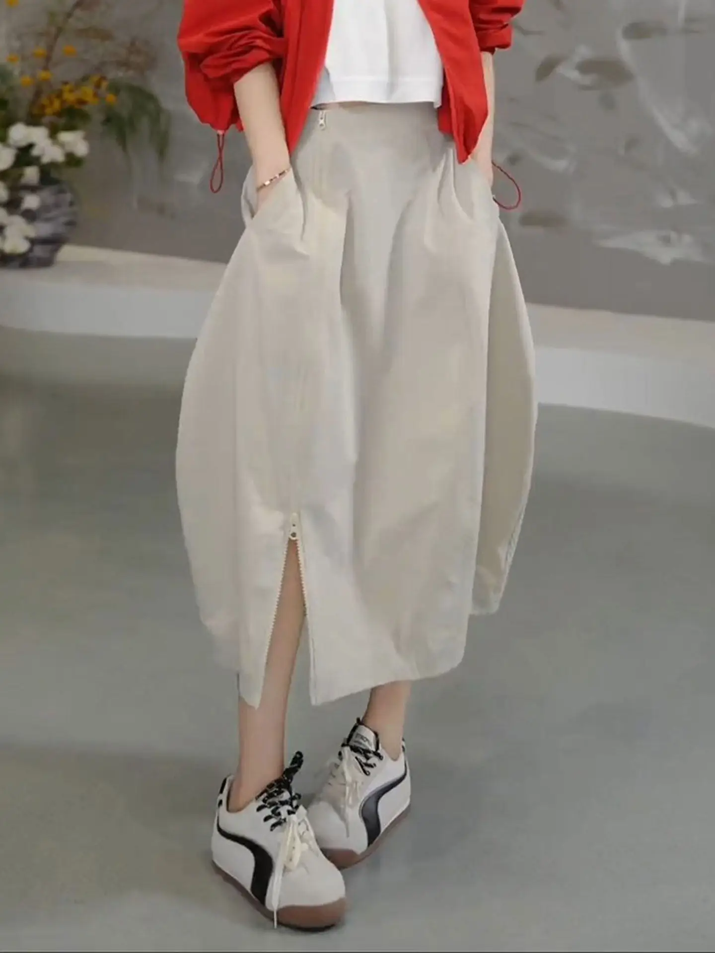 

Минималистичная серая юбка миди с высокой талией, подчеркивающая фигуру, универсальный дизайн, городской стиль, с искусственным меховым наполнителем