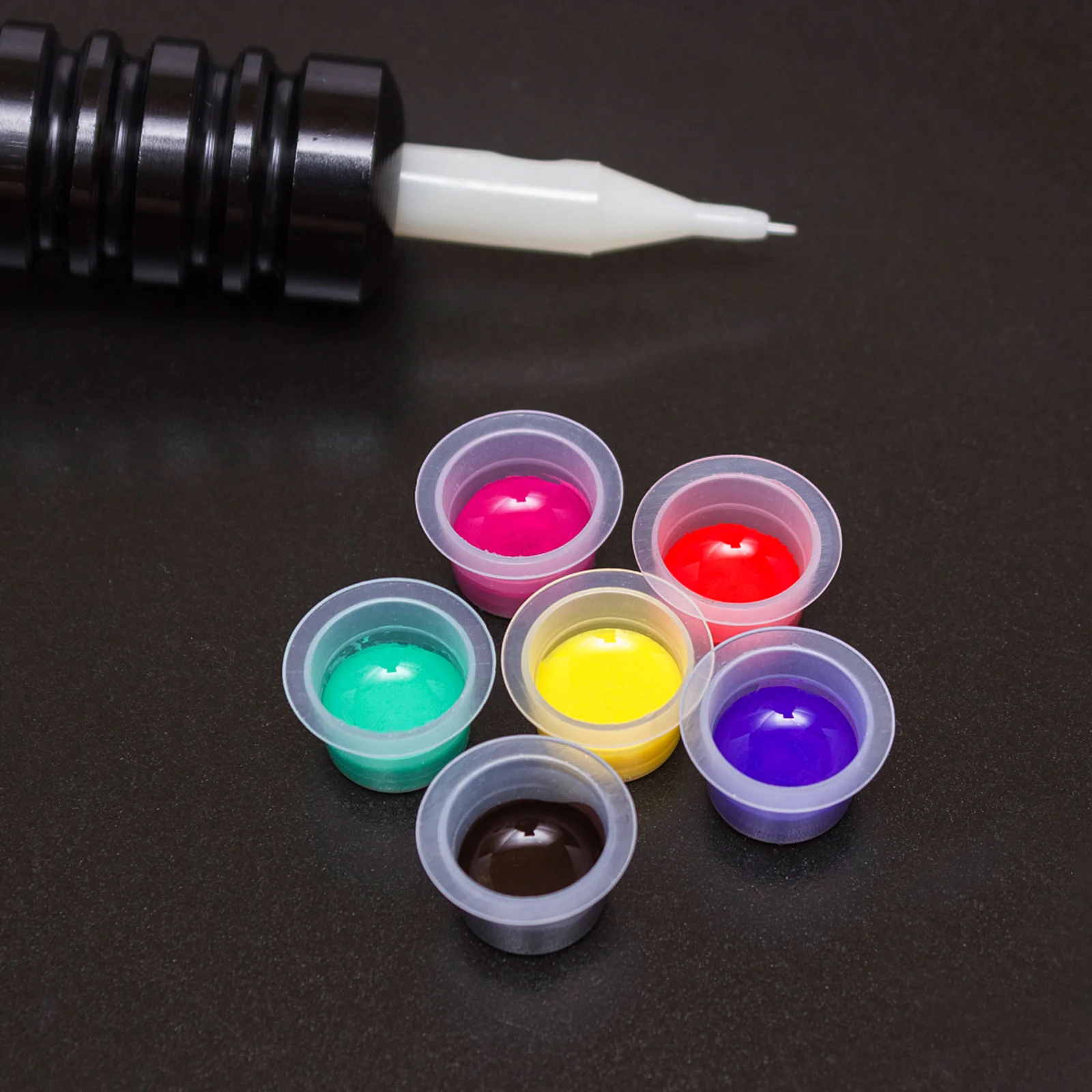 

100Pcs Tattoo Color Cups Heavy Duty Plastic Waterproof Ink Containers Large Opening No Leakage Perfect for Holding Pigments Fast