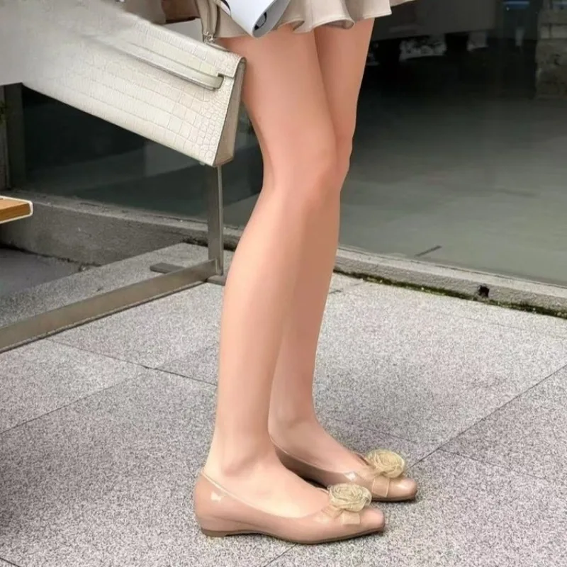 2026 Summer Shallow Mouth New Patent Leather Flower Soft Sole Versatile Square Toe Single Shoes