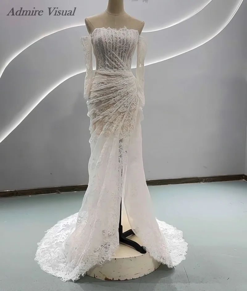 Admire robe de mariée visuelle sirène dentelle col bateau manches longues hors de l'épaule avec robes de mariée personnalisées fendues