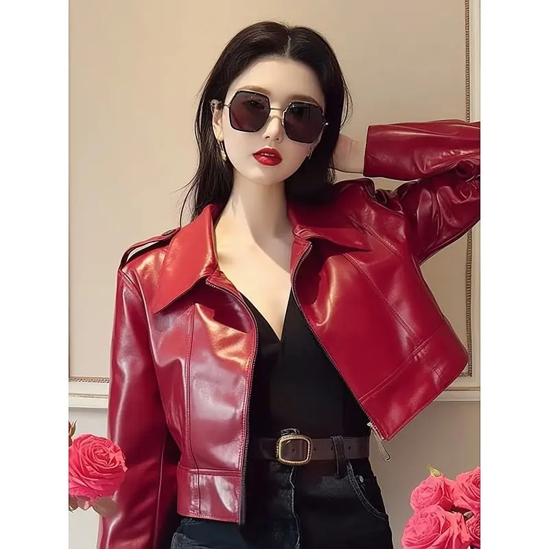 المرأة الأحمر بولي Leather سترة جلدية ربيع الخريف نمط جديد سستة تصميم بدوره إلى أسفل طوق معطف قصير الإناث طويلة الأكمام بلون أعلى