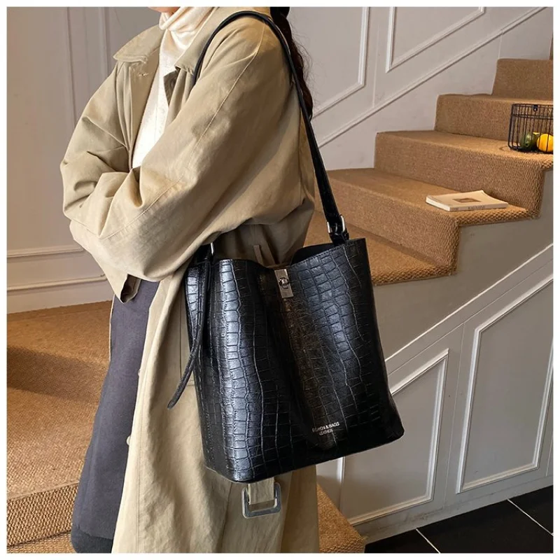 حقيبة كتف للسيدات مصنوعة من جلد البقر، قابلة للتنفس، راقية، عصرية، خفيفة الوزن، مظهر يومي #5