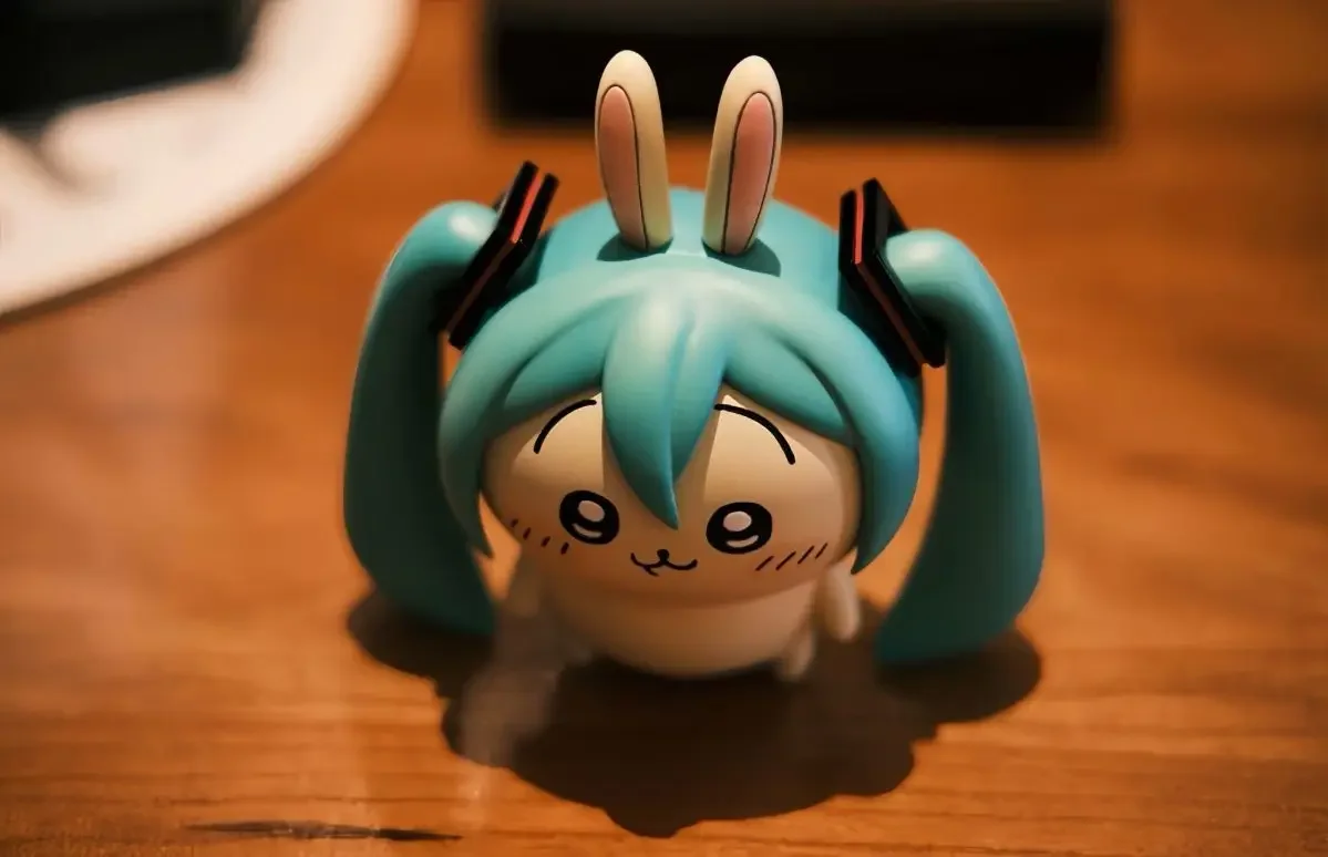 5 cm große Cutejiyi Usagi Cosplay Hatsune Miku Figur, niedliches Cartoon-Auto-Armaturenbrett-Desktop-Dekorationsobjekt, lustige Puppe, schnelle Lieferung. – Detail 3