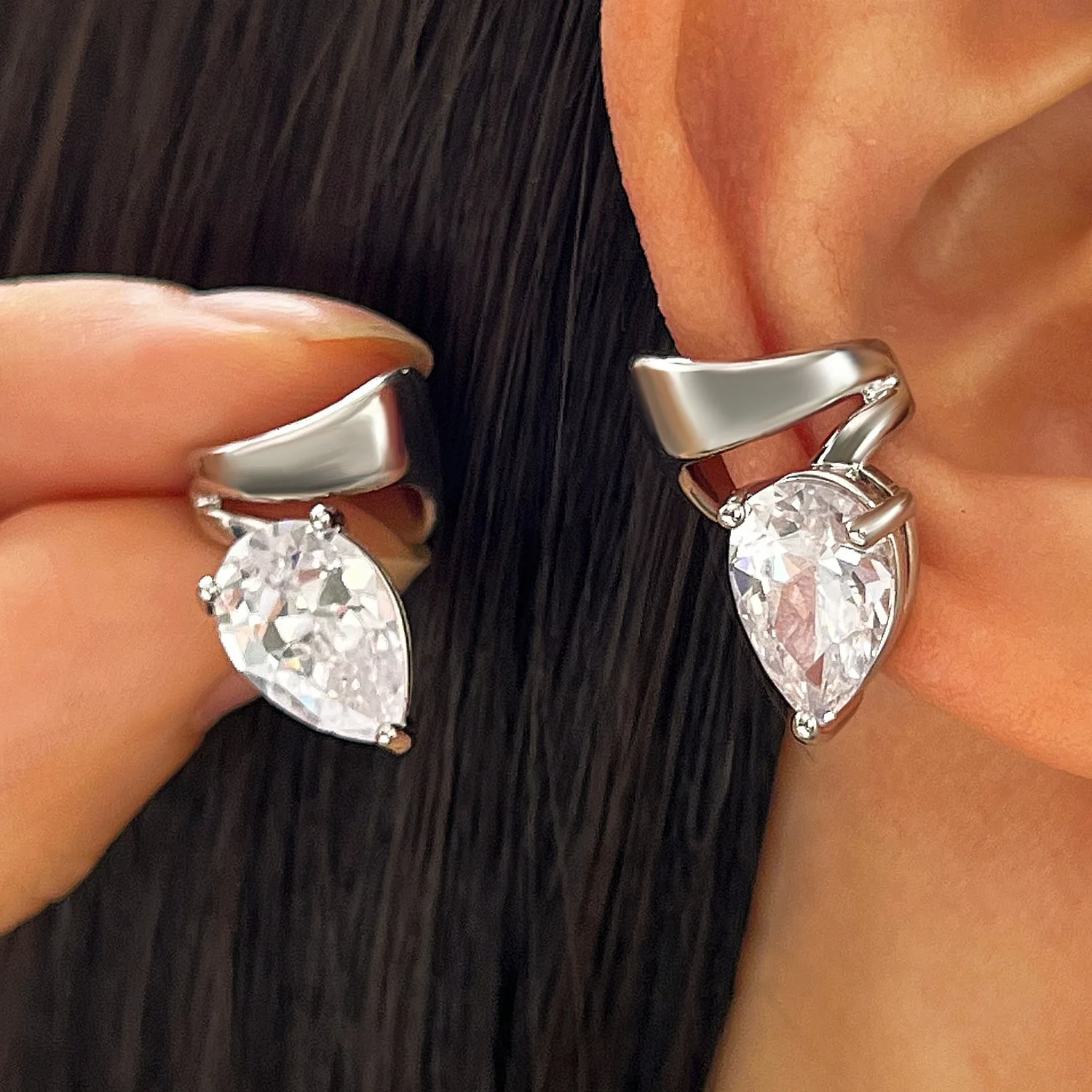 1pair Waterdrop Zircon Clip on Earrings for Women Fake Piercing Irregular Curved Metal Ear Cuff Wedding Party Statement Jewelry