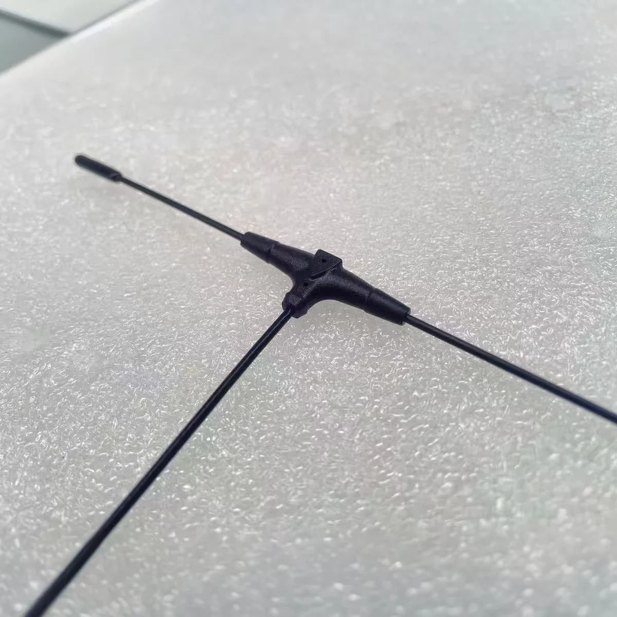 

BAYCK 915Mhz 2.4GHz T-Type Antenna IPEX1 Connector for ELRS EP1 RX IPEX1 Compatible with TBS Crossfire Nano Receiver FPV Drone