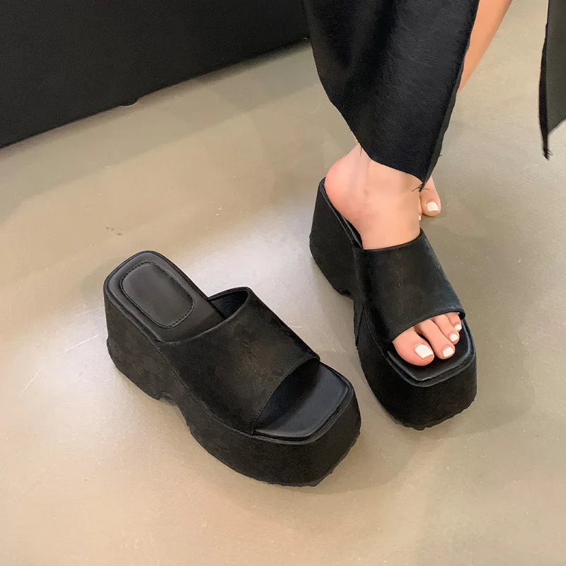 Zapatos de punta cuadrada para mujer, Zapatillas de casa de talla grande, plataforma baja, tacones altos de verano, goma, tela de PU, pezuña de plástico, 2024