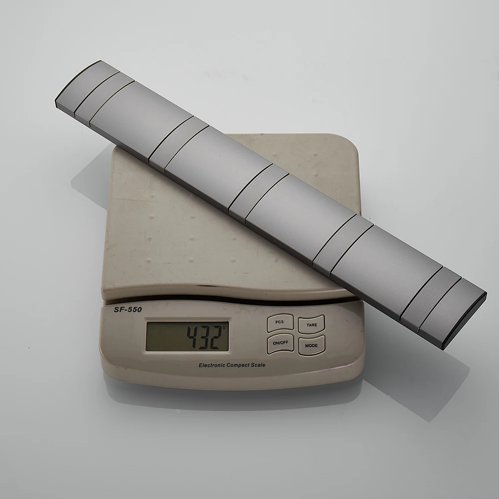 Crochet mural adhésif