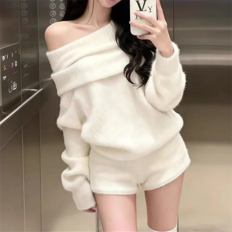 

Высококачественный свитер, женский комплект, весна-осень-зима, новый стиль, вязаный свитер на одно плечо, повседневные шорты, комплект из двух предметов