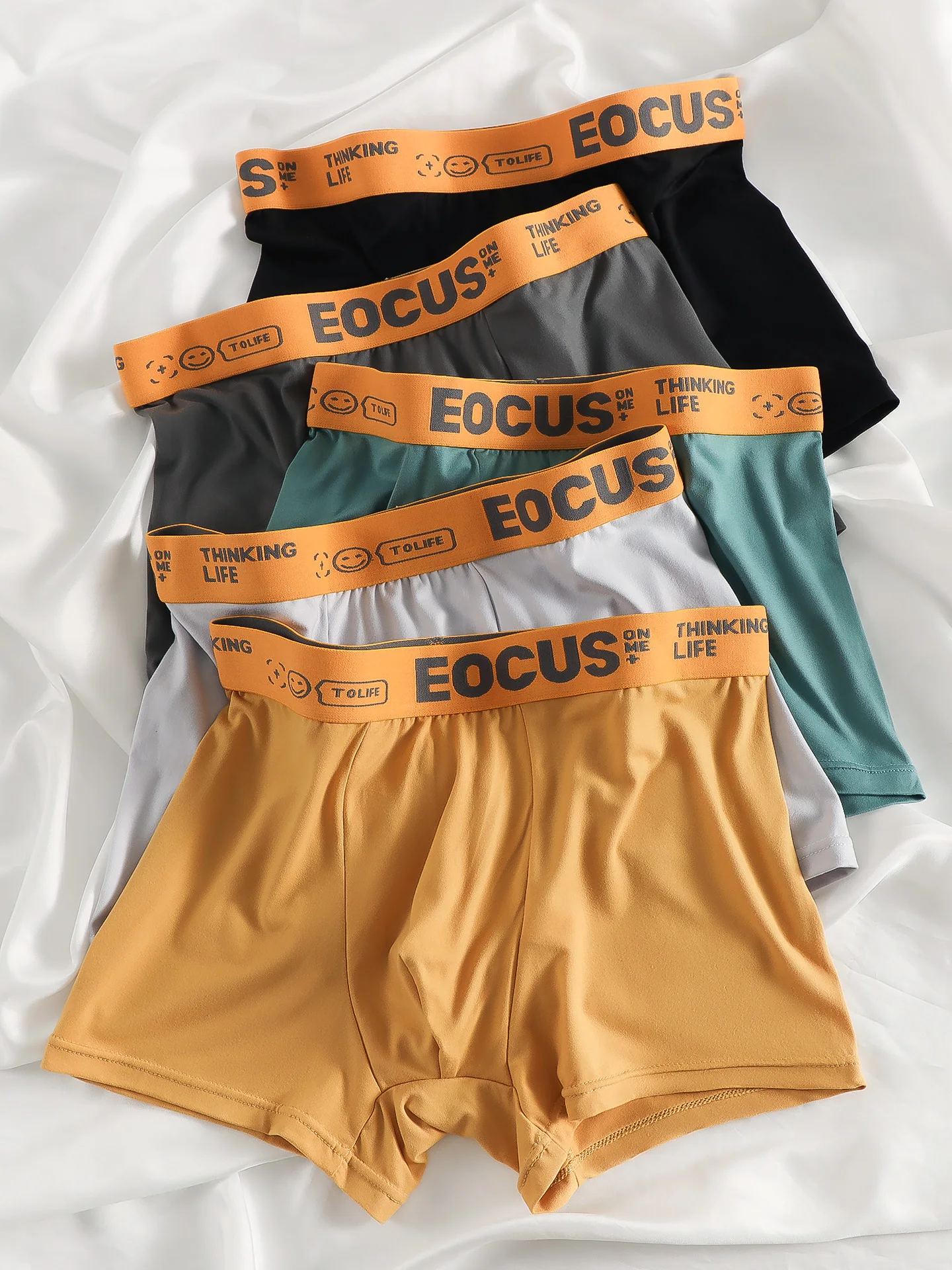 

A 5-piece set of basic men's boxer shorts in multiple colors, comfortable and breathable men's underwear