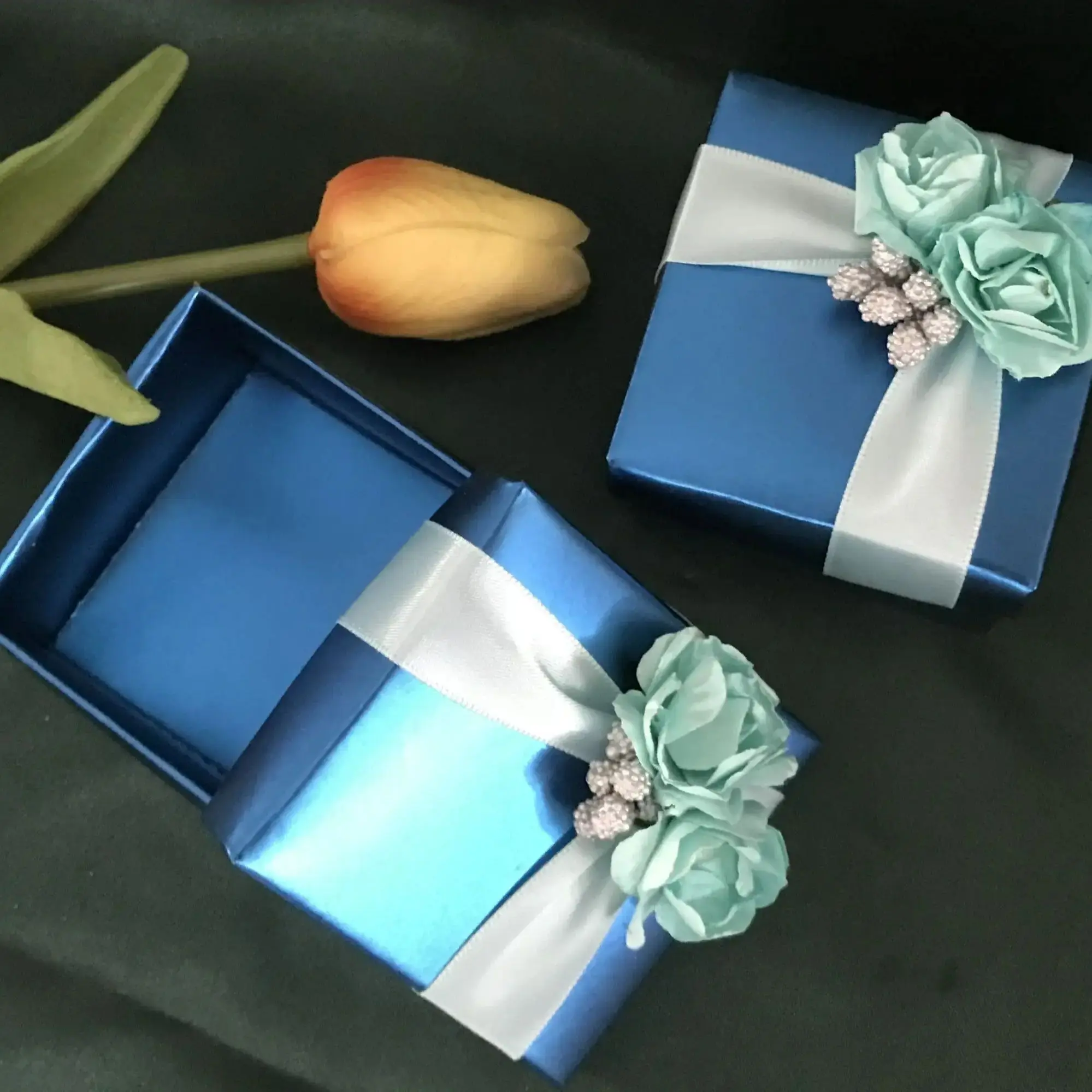 

Royal Blue Small Chocolate Packaging boxes Wedding favors Boxes gift box with ribbon Candy Packaging Box for Party Decoration