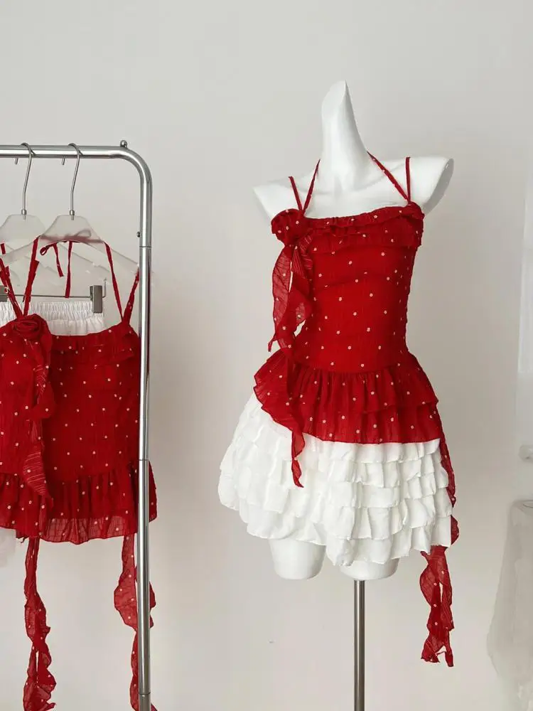 

Летние женские топы без рукавов с открытой спиной и оборками на шнуровке с красным принтом + белая тонкая плиссированная короткая юбка с высокой талией, комплект из двух предметов