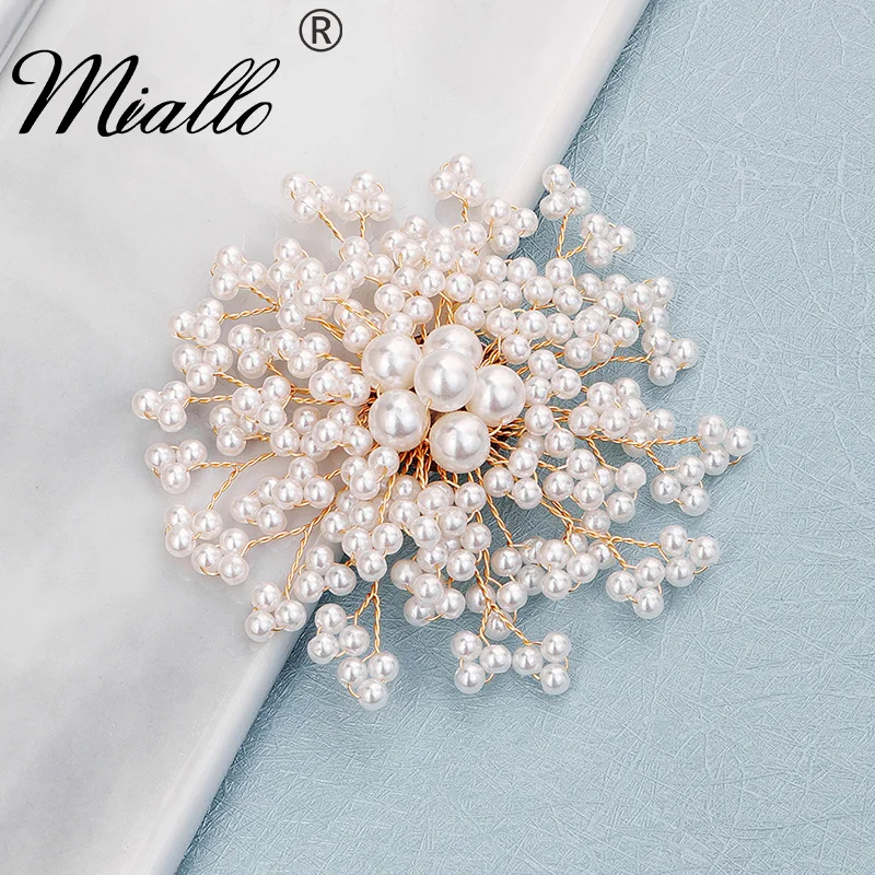 

Miallo New Korean Exaggerated Elegant Snowflake Pearl Brooch Pin Badge For Women Girls Fashion Clothes Decoration Jewelry Gifts