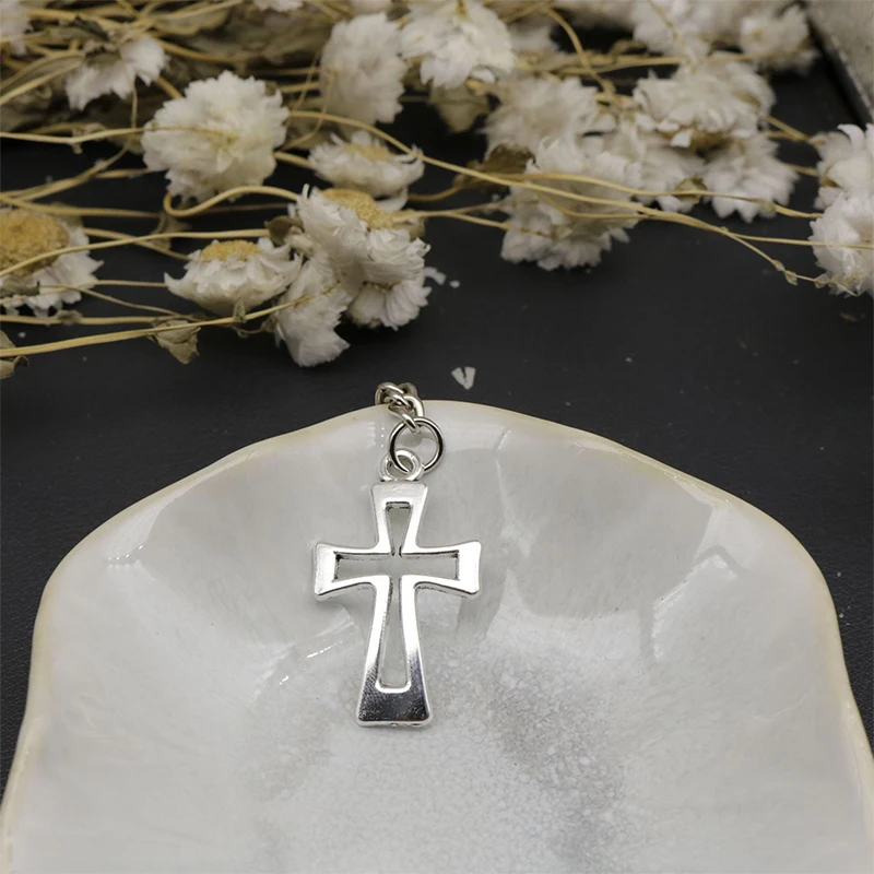Fashion Hollow Cross Pendant Keychain For Women Men Creative Car Key Ring Simple Retro Backpack Decoration Accessories Gifts