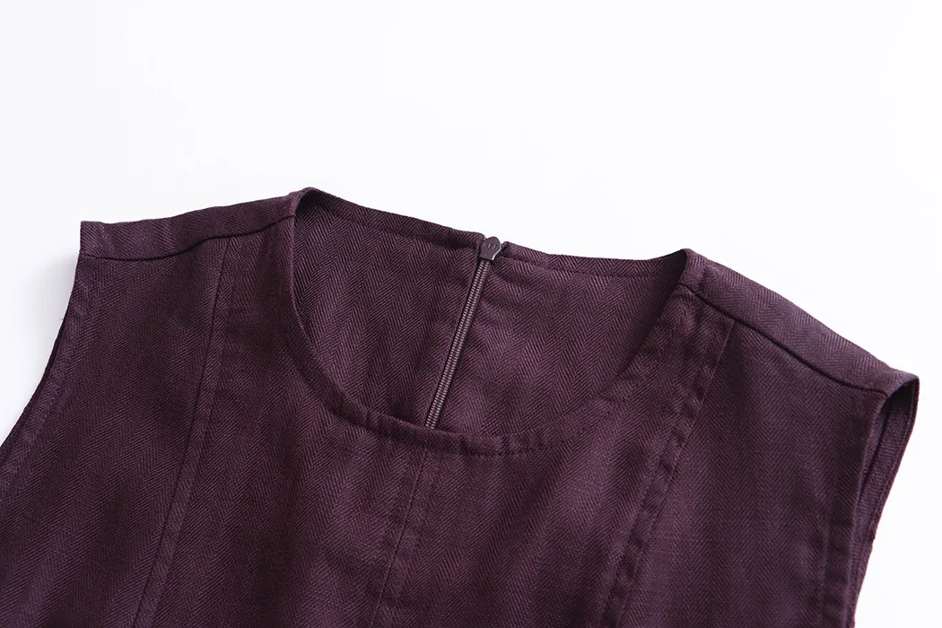 Sommerliche Damen-Weste in einfarbigem Design mit Rundhalsausschnitt und Schlitz vorne, ärmellos. – Detail 35