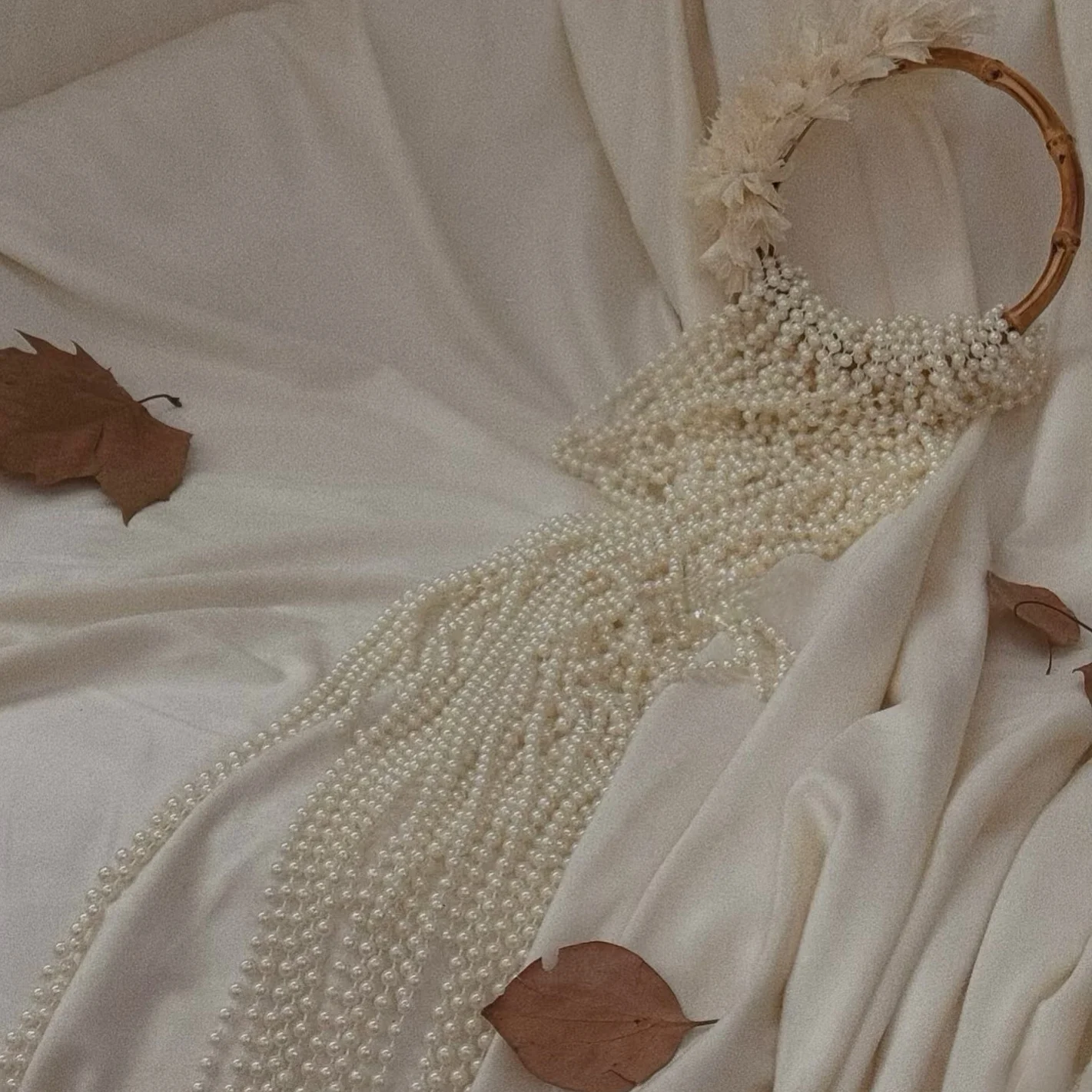 

Premium Pearl Waterfall Hand Carry Flower Wedding Bride Water Drop Hand Bouquet