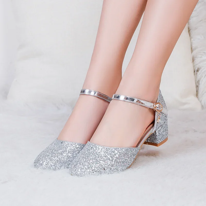 2024 New Summer Girls Party Shoes Princess Sandals Sequined Cloth Leather Glitter Buckle Strap Block Heel Kids Gift Shoes