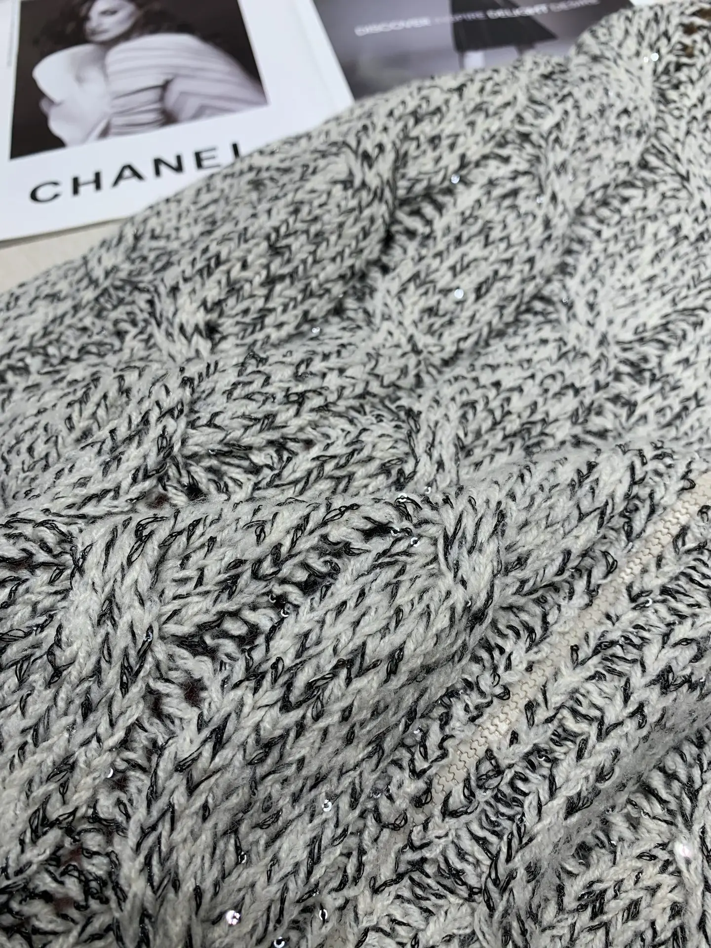 

Новый осенне-зимний высококачественный модный повседневный разноцветный блестящий вязаный кардиган на молнии для женщин