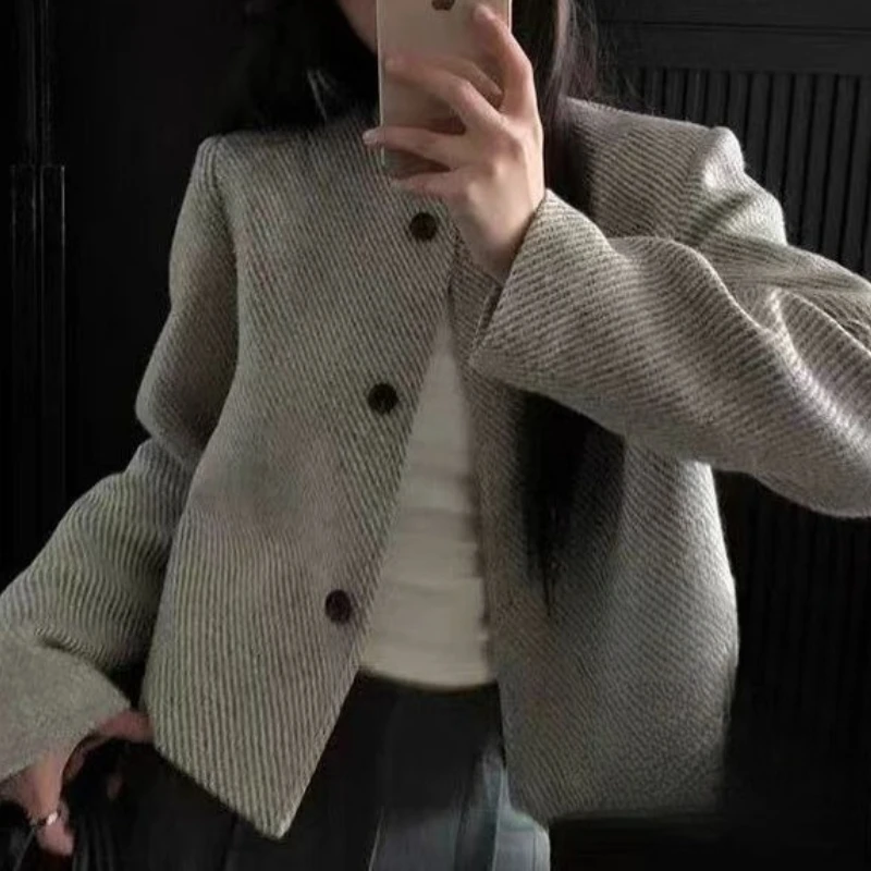 2025 New Striped Jacket Vintage Crew Neck Single-Breasted Top Women's Striped Loose