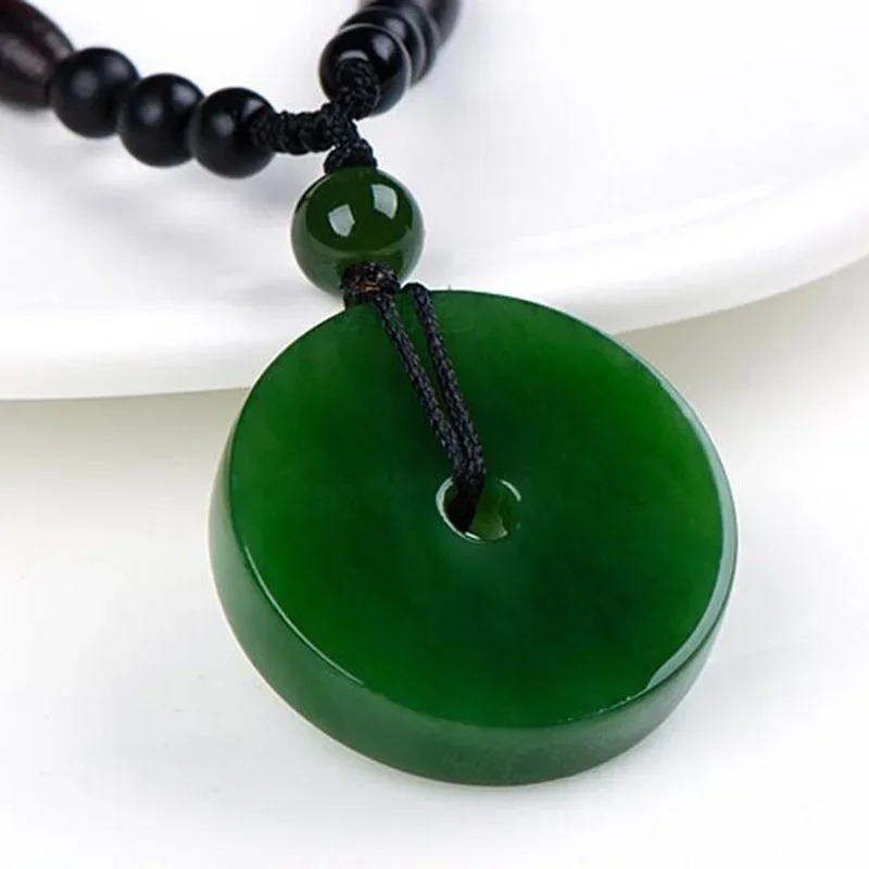 

Natural Green Hand Carved Safety Clasp Jade Pendant Fashion Boutique Jewelry Men's and Women's Safety Clasp Necklace