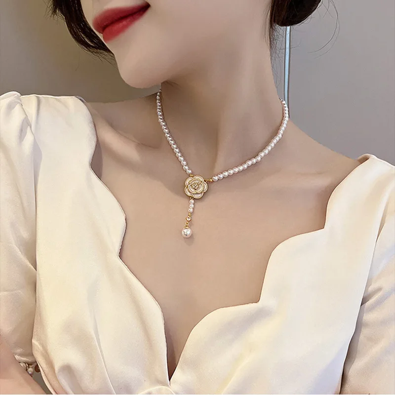 Fashion Beautiful Camellia Rose Pearl Necklace Exquisite Craft Personality Creative Pendant Family Gift