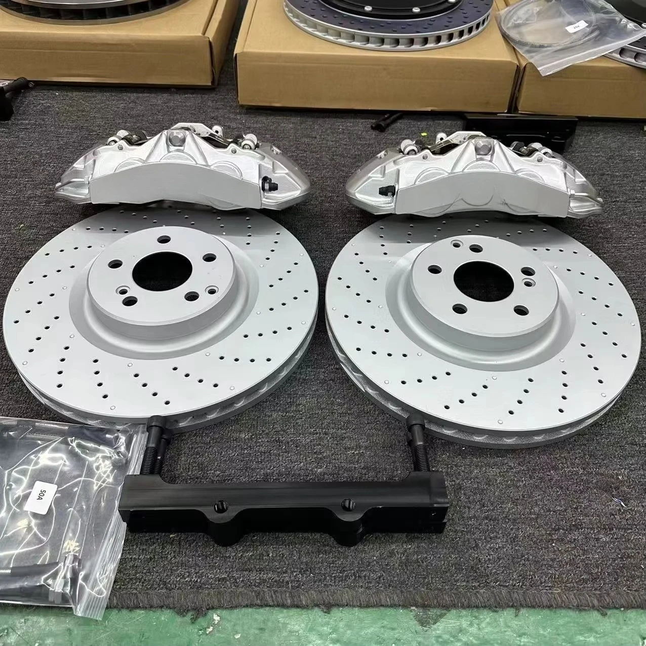 طقم فرامل كبيرة معدلة 360 مم طقم فرامل نظام الفرامل MHL204054AJ003282 لـ M-Bz