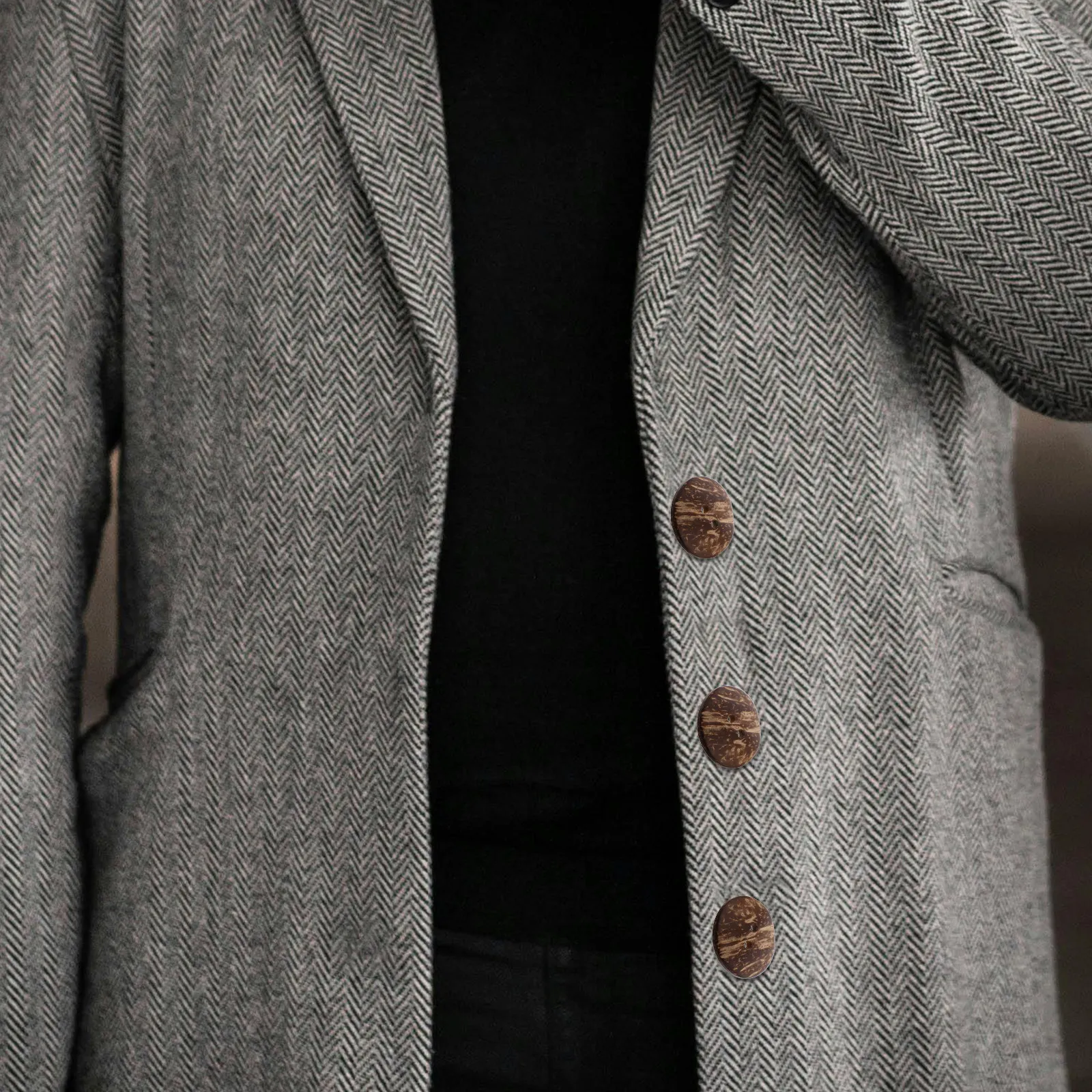 20Pcs Coconut Buttons Natural Shell Round Flat Two Hole Design for Sweaters Coats Shirts Trench Jackets Homemade Sewing Crafts