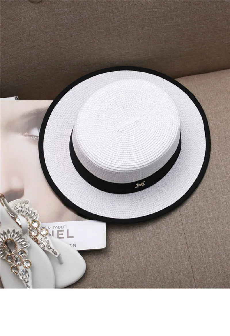 Sommer Outdoor M-Buchstabe Strass Flacher Rand Sonnenhüte Sommer Damen Bowler Hut Strohkappe für Reisen und Einkaufen – Detail 17
