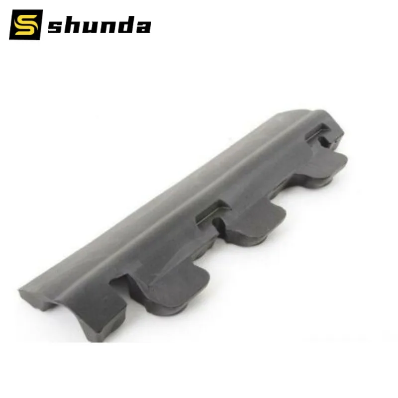 

A1562260285 Damping wedge of the fuel distributor on the right side For MB ML W164 C219 W204 C204 W211 R230