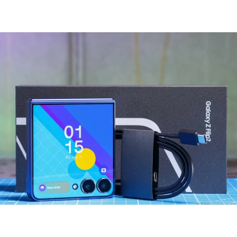Original Unlocked Refurbished Samsung Galaxy Z Flip 7 5G SM‑F766U1 6.9