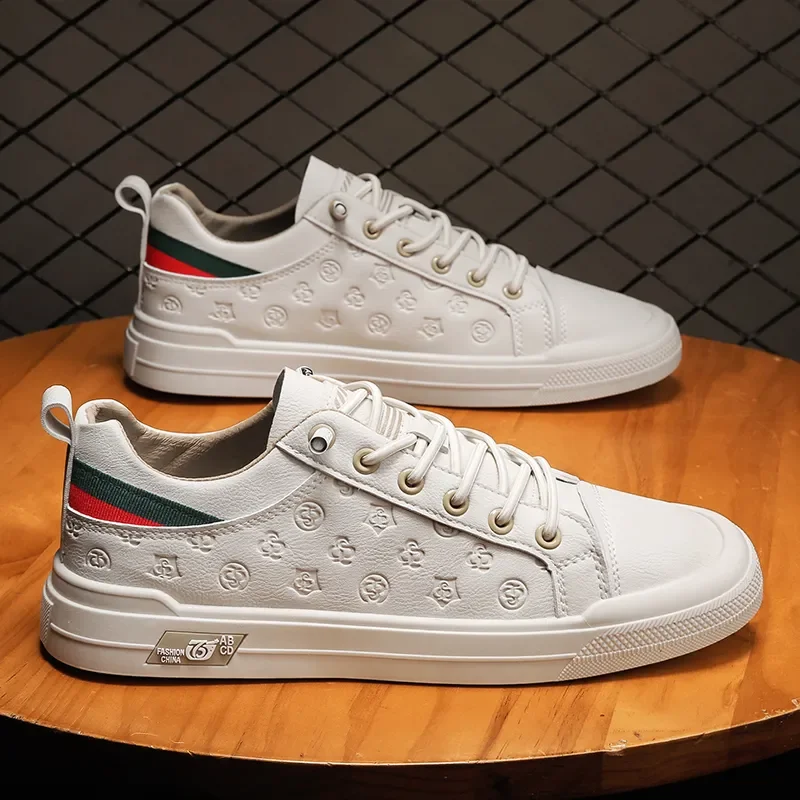 

Роскошные мужские кожаные кроссовки. Дизайнерская спортивная обувь для мужчин. Высококачественная повседневная обувь для скейтборда. Модная вулканизированная теннисная обувь.