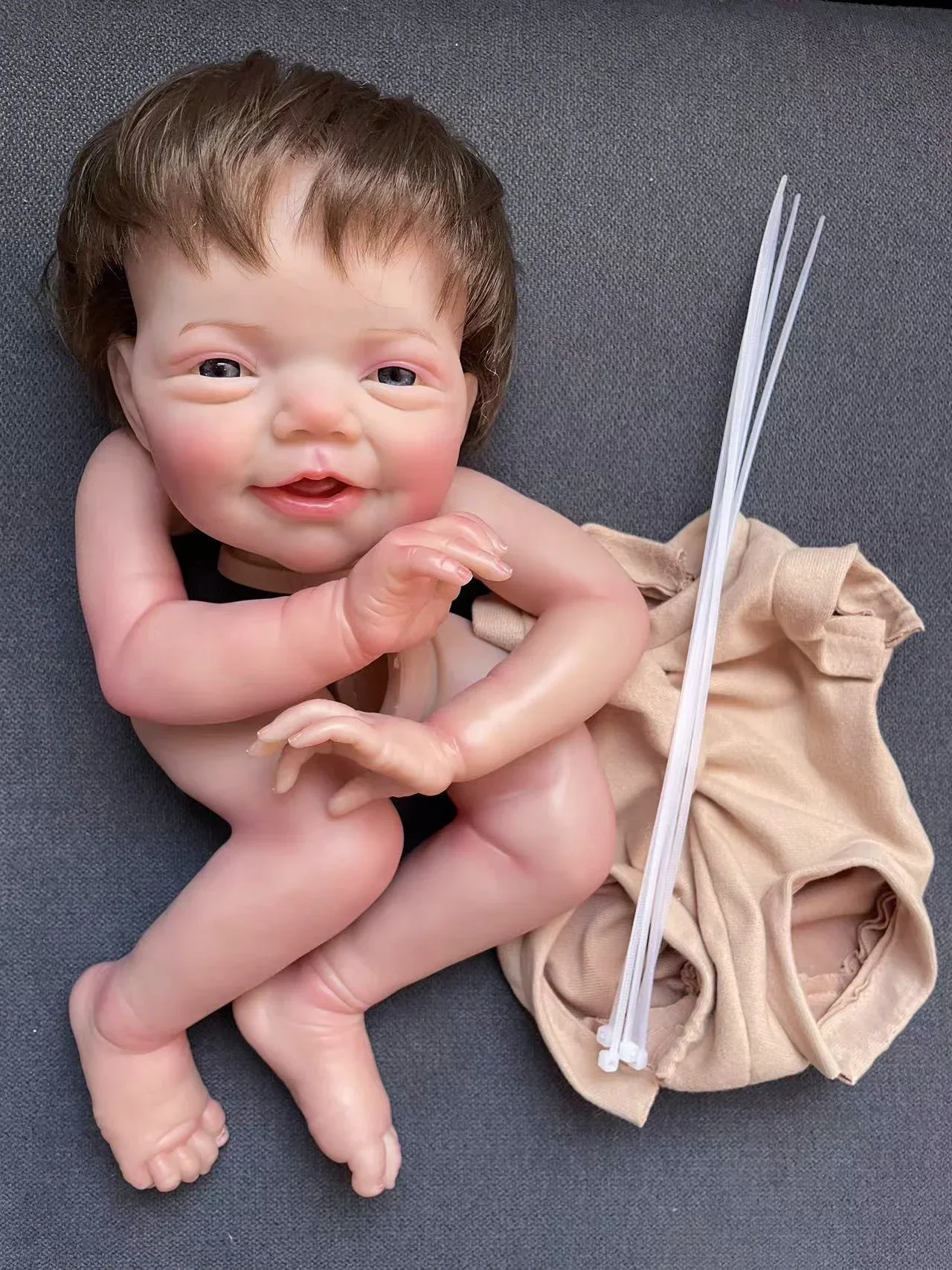 19인치 찰리 리본 인형 키트 손으로 염색한 머리카락 미완성 실물 같은 다층 페인팅 인형 부품 DIY 어린이 장난감