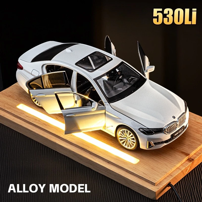 1:24 530Li الفاخرة سيدان سبيكة دييكاست سيارة لعبة مجسمة محاكاة التراجع الصوت ضوء ألعاب الزخرفية المتقدمة لصبي