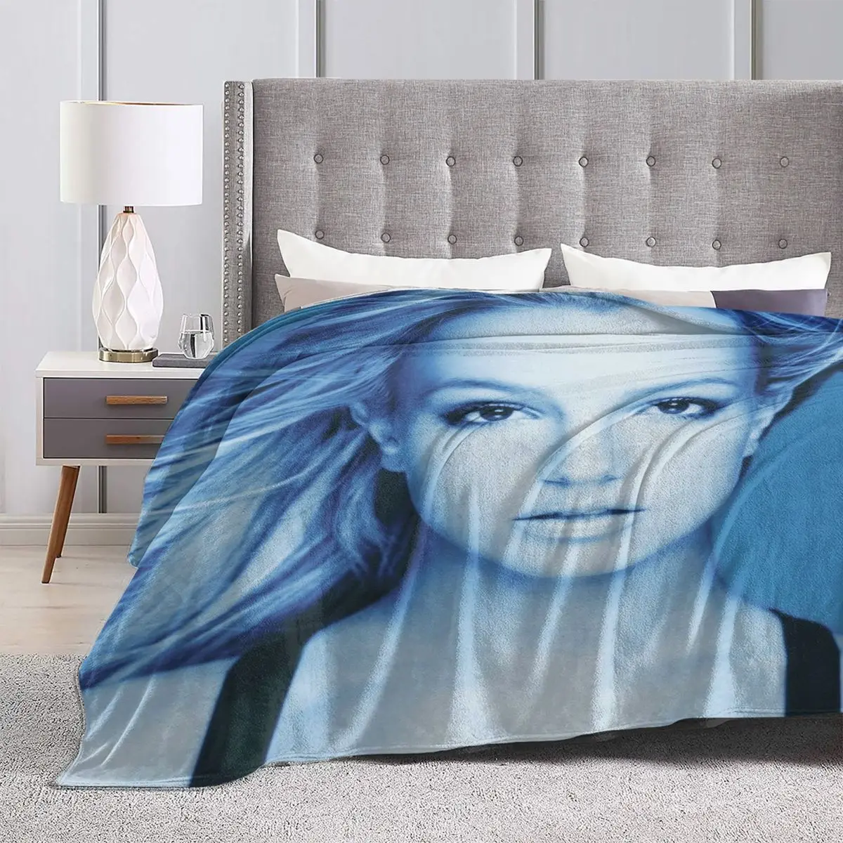 Britney Spears Ultra-Soft Micro Fleece Blanket High Thicken Super Warm Cover Blanket